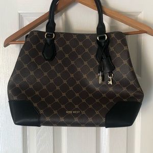 NWOT Nine West Bag. Classy!